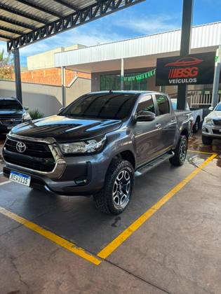 TOYOTA HILUX 2.7 VVT-i FLEX CD SRV 4X4 AUTOMÁTICO TOYOTA HILUX 2.7 VVT-i FLEX CD SRV 4X4 AUTOMÁTICO